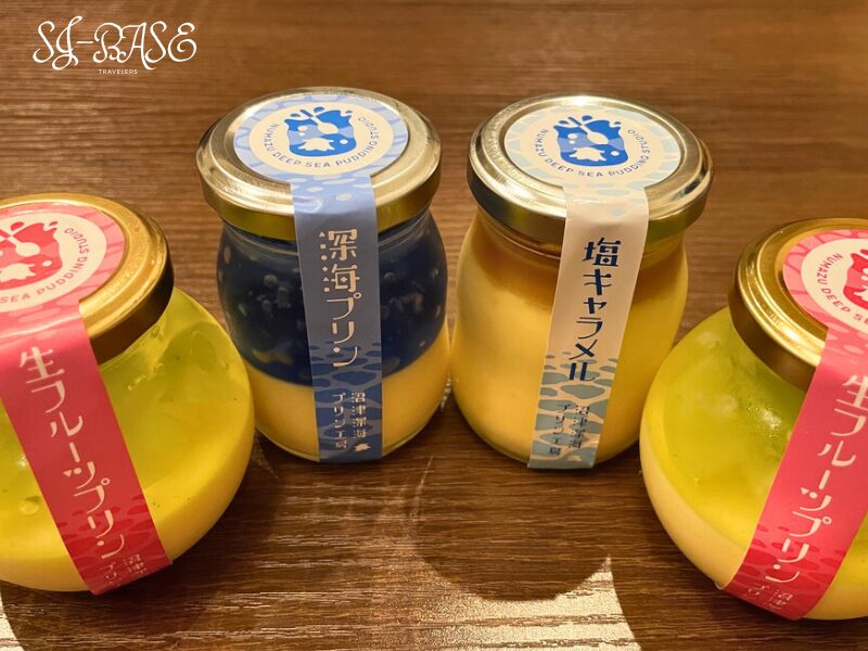 沼津深海プリン工房のプリンセット。生フルーツや塩キャラメルなどの人気フレーバー