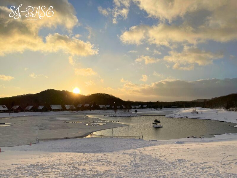 湖畔から見た初日の出（昨年撮影）