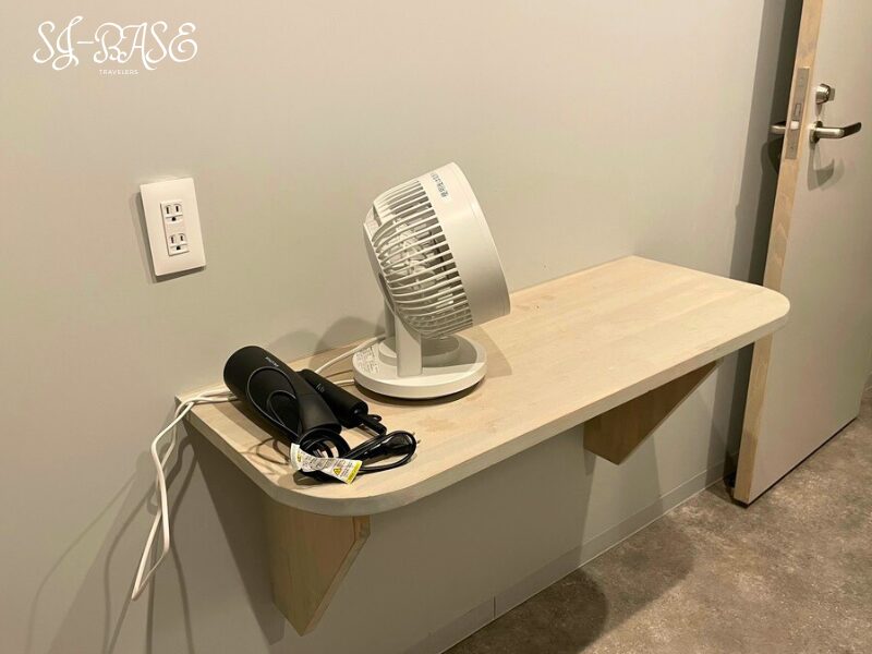 スノーピーク白河高原の無料シャワー室に設置されたドライヤー