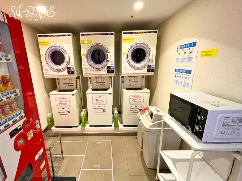 下田東急ホテルのコインランドリーと電子レンジ(洗濯乾燥機)