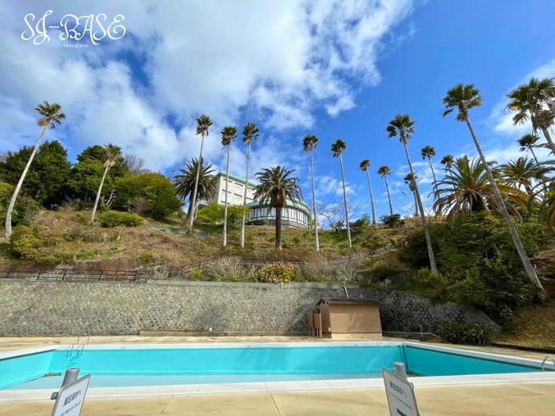 下田東急ホテルの屋外プール(ガーデンより一段下のエリア)